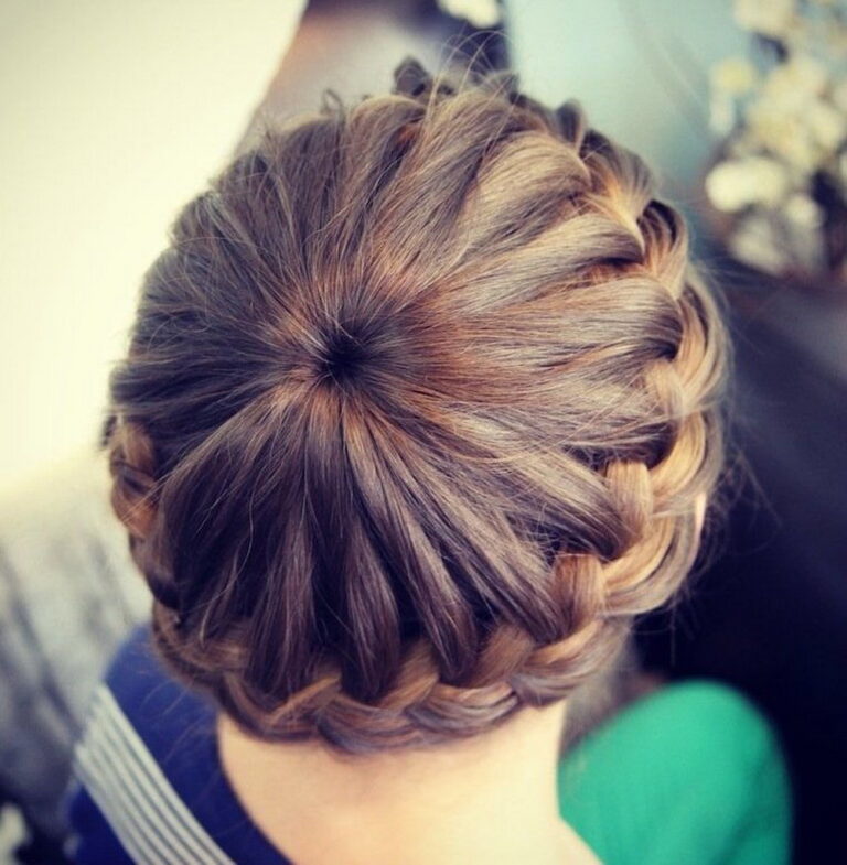 «Корона» — модне плетіння французької коси