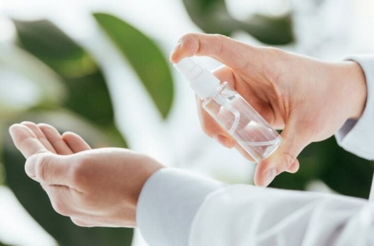 Санітайзери для рук: механізм дії та ефективність проти коронавірусів